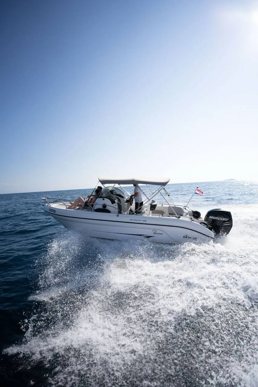 Ranieri open speedboat Gallery 1